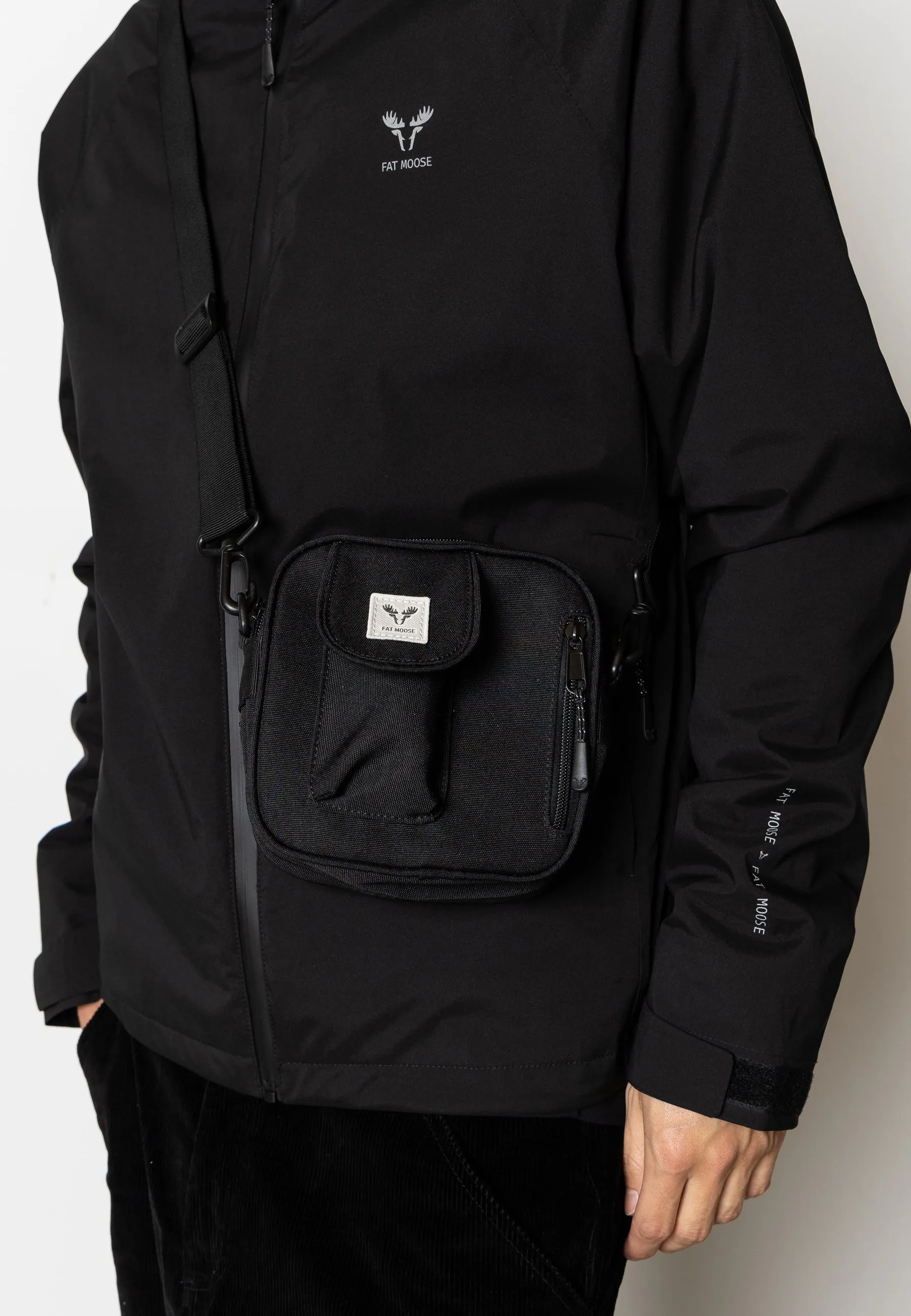 ATLAS CROSSBODY BAG - Black