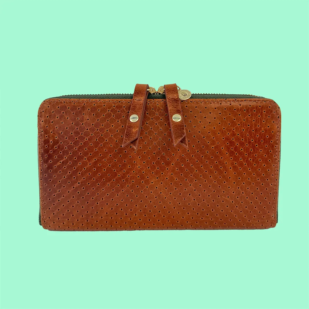 Billet Traveler |  Perforated Chestnut