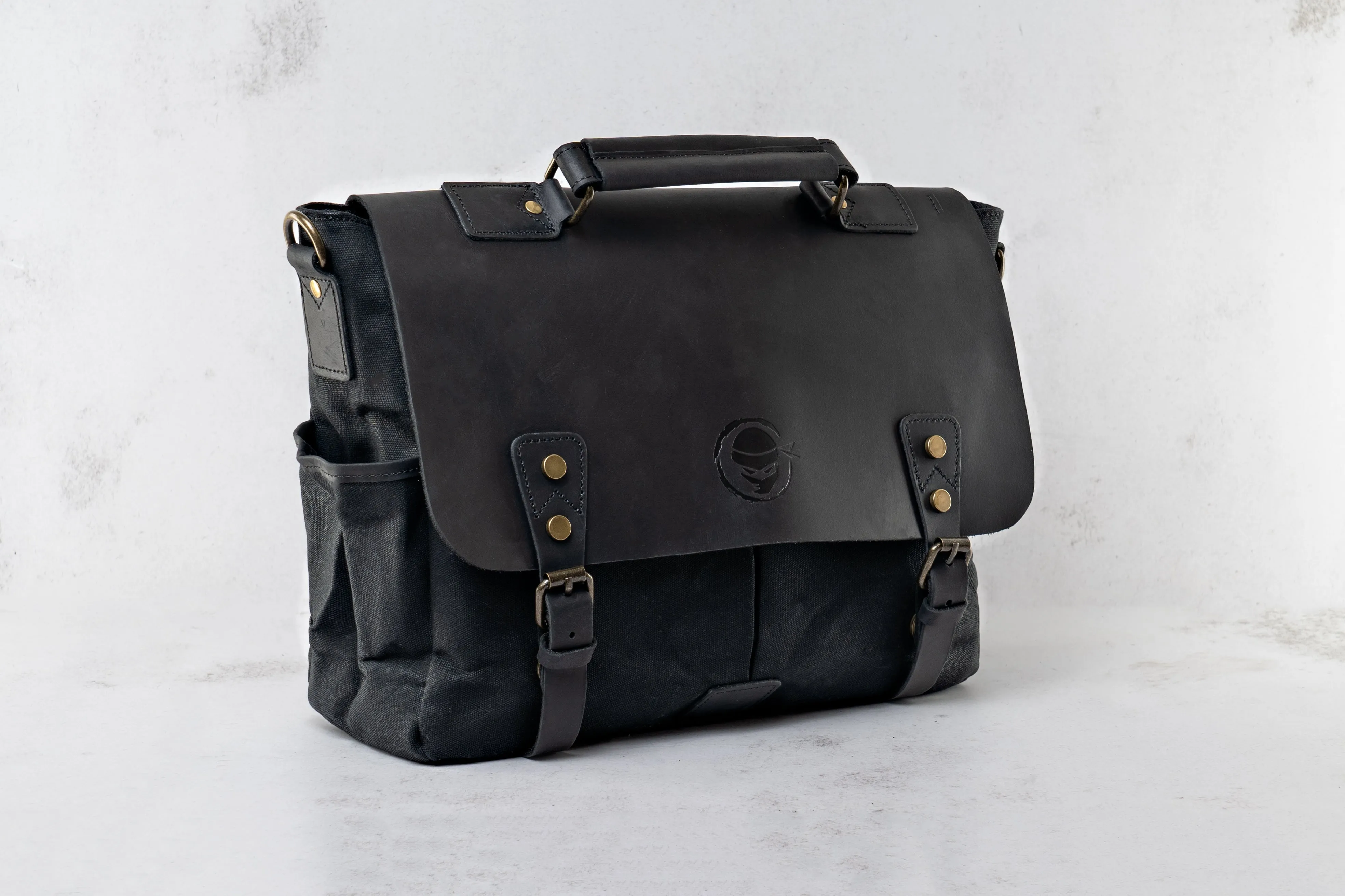 Black Out Messenger