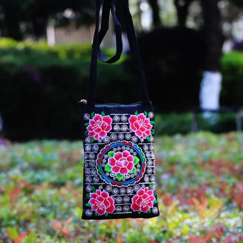 Ethnic Style Tribal Embroidery Flower Crossbody 6.5 Inch Mobile Phone Bag Hanging Neck Mobile Phone Bag