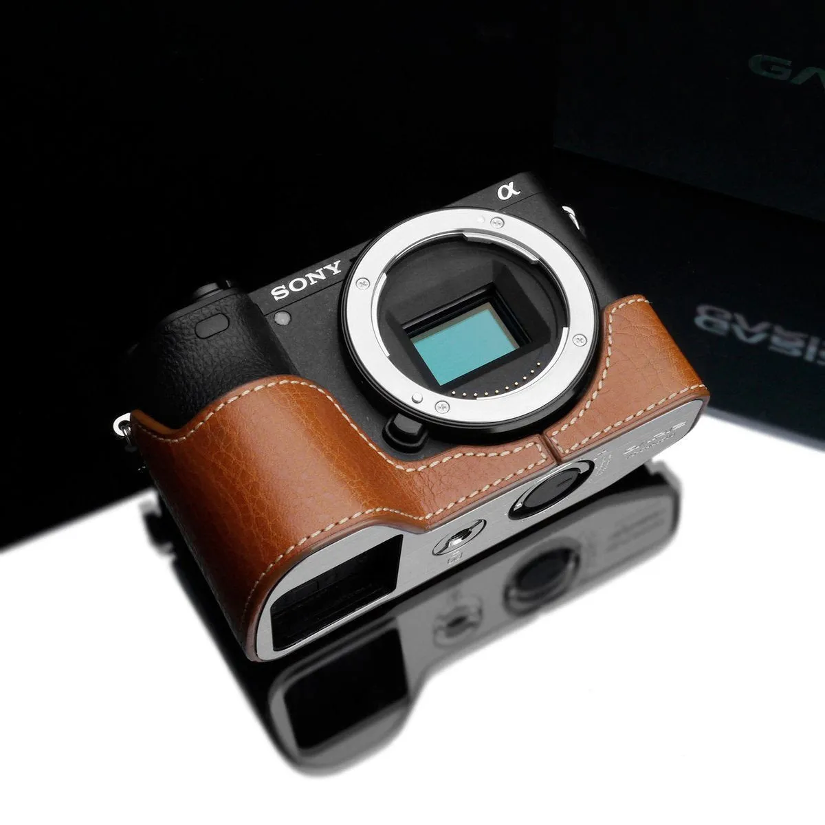 Gariz XS-CHA6500CM Genuine Leather Camera Half Case Camel for Sony A6500