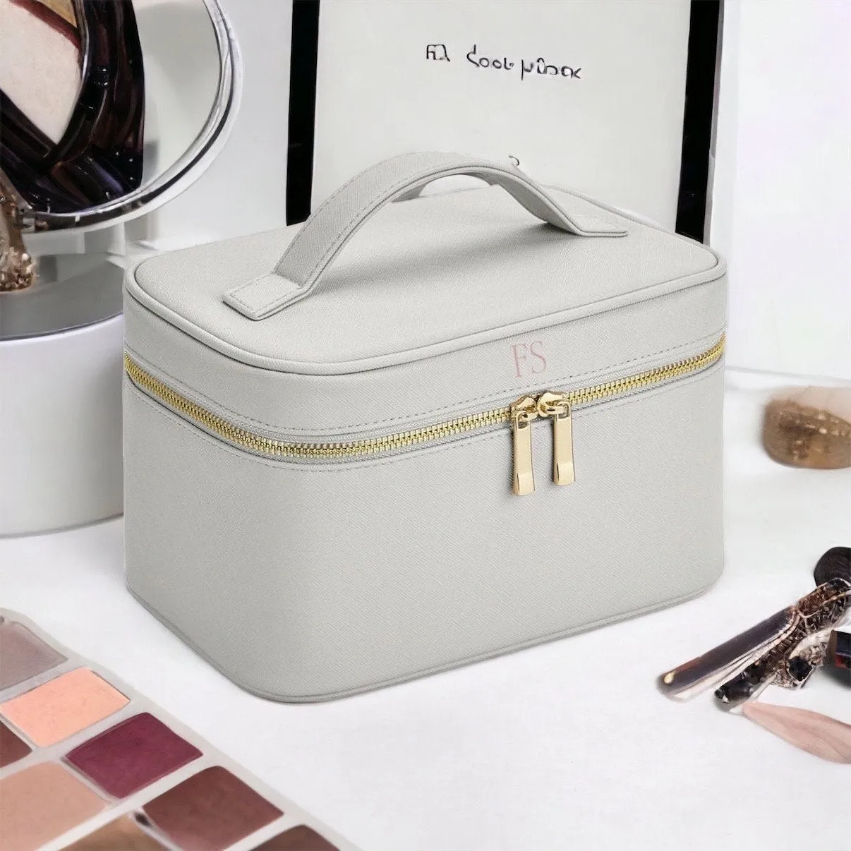 Personalised vanity makeup case, monogram initial cosmetic bag, toiletry bag, bridesmaid bag, custom make up bag, jewellery box, PU leather